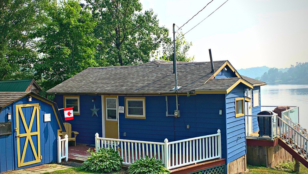 Bluestar Lakefront Cottage Rental Gananoque Lake Seeley's Bay